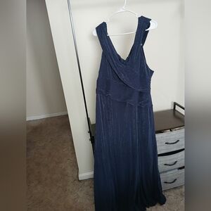 Elegant Navy Blue Evening Gown